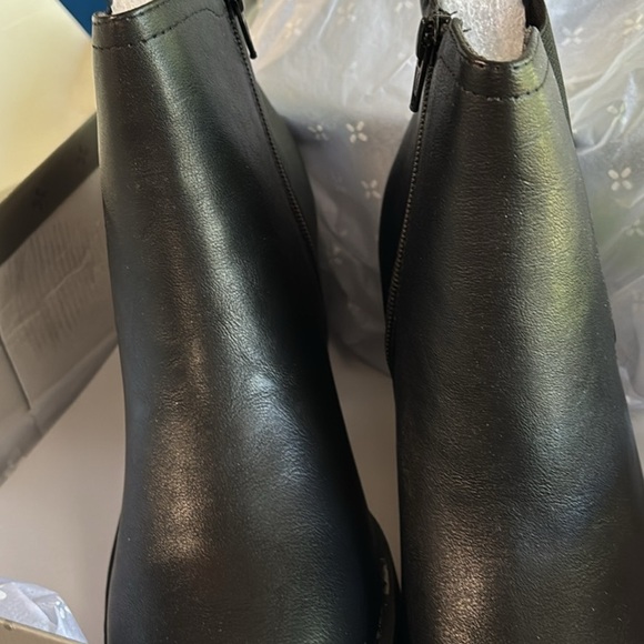 Black Chunky Heel Ankle Boots with Rugged Sole - Picture 4 of 4